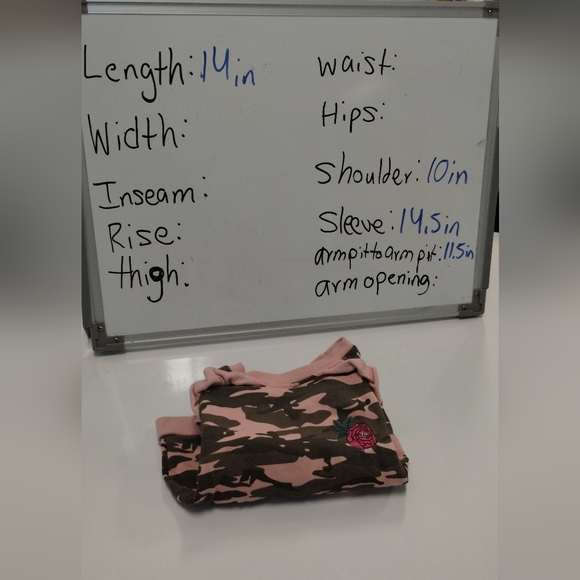 Hudson Camouflage Rose Ruffle Sweatshirt Size 4T - Picture 8 of 12